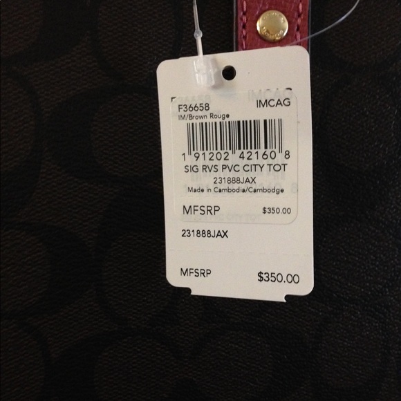 Coach NWT reversible tote w wristlet - Picture 3 of 4